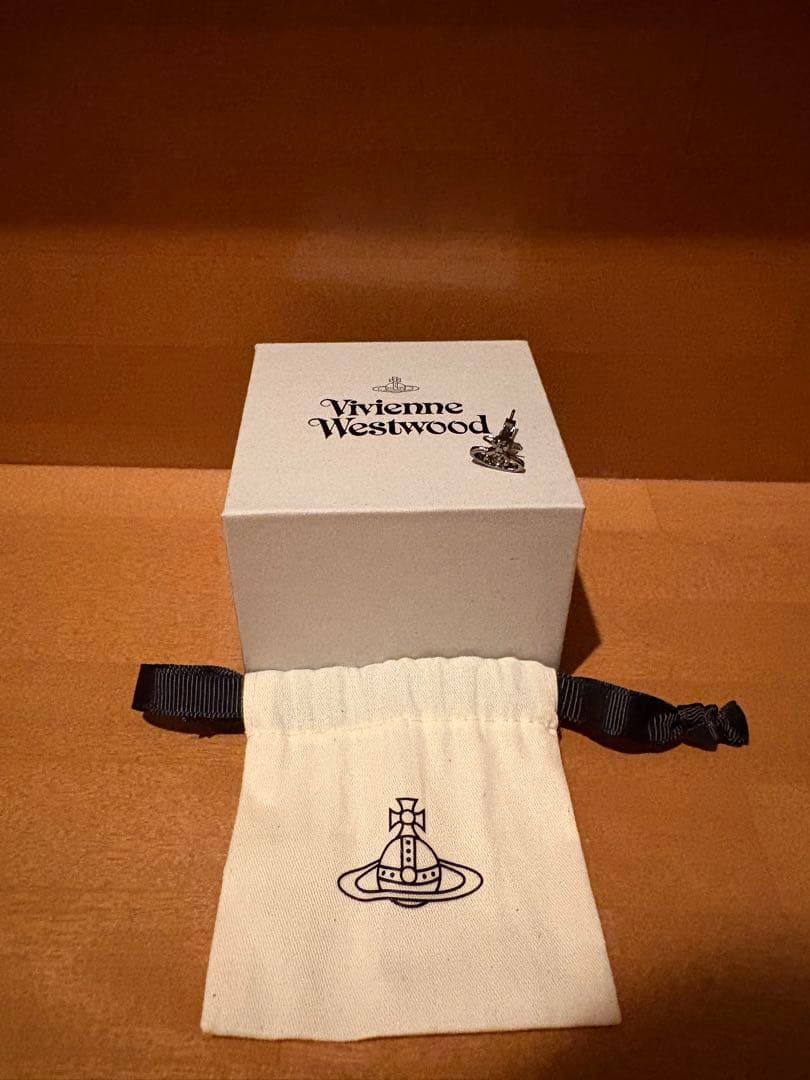 Vivienne Westwood ピアス