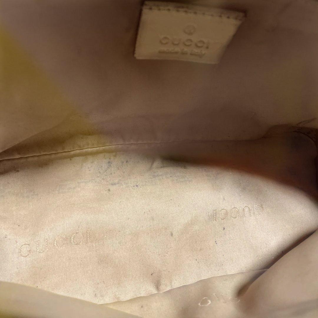 GUCCI ベージュ クラッチバッグ