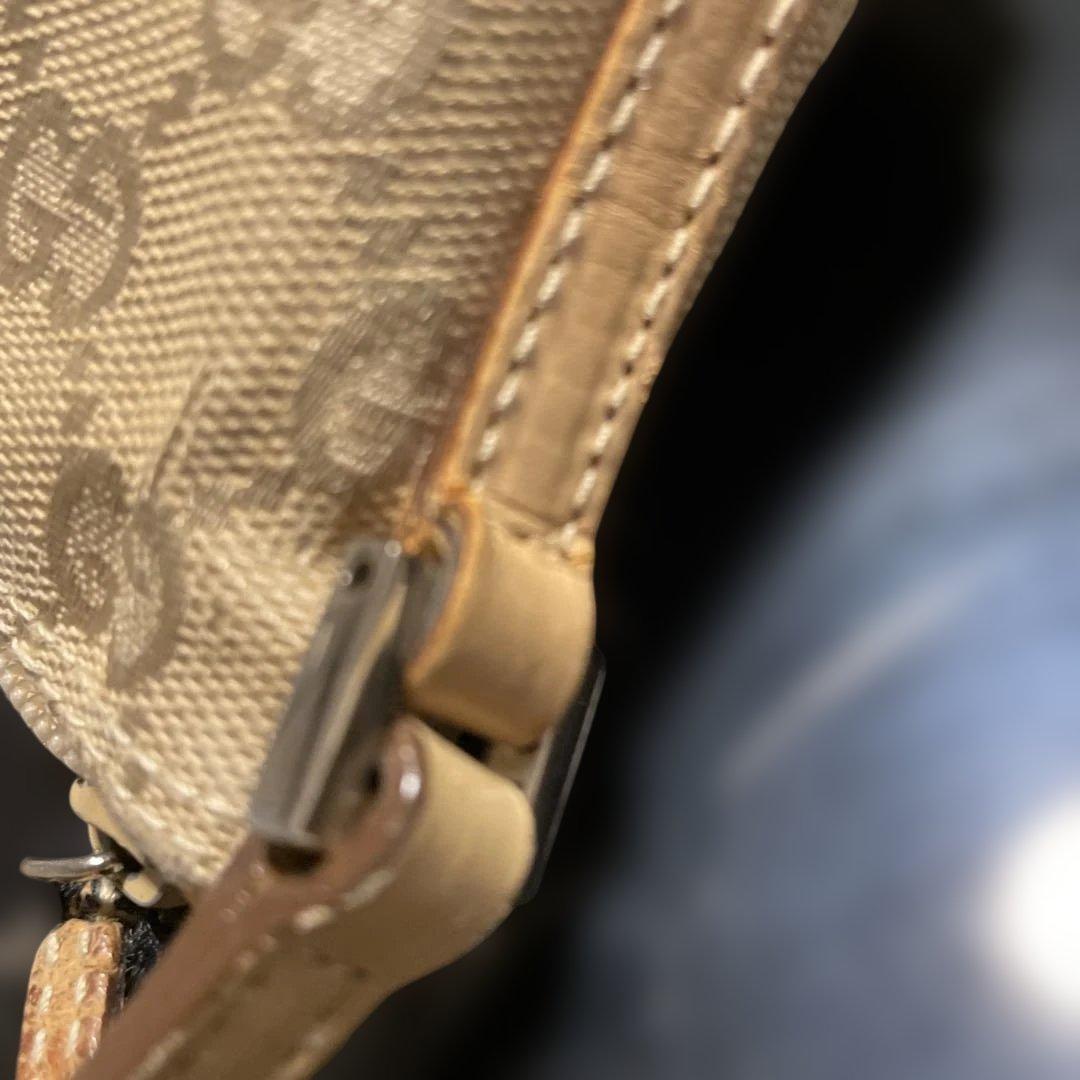 GUCCI ベージュ クラッチバッグ