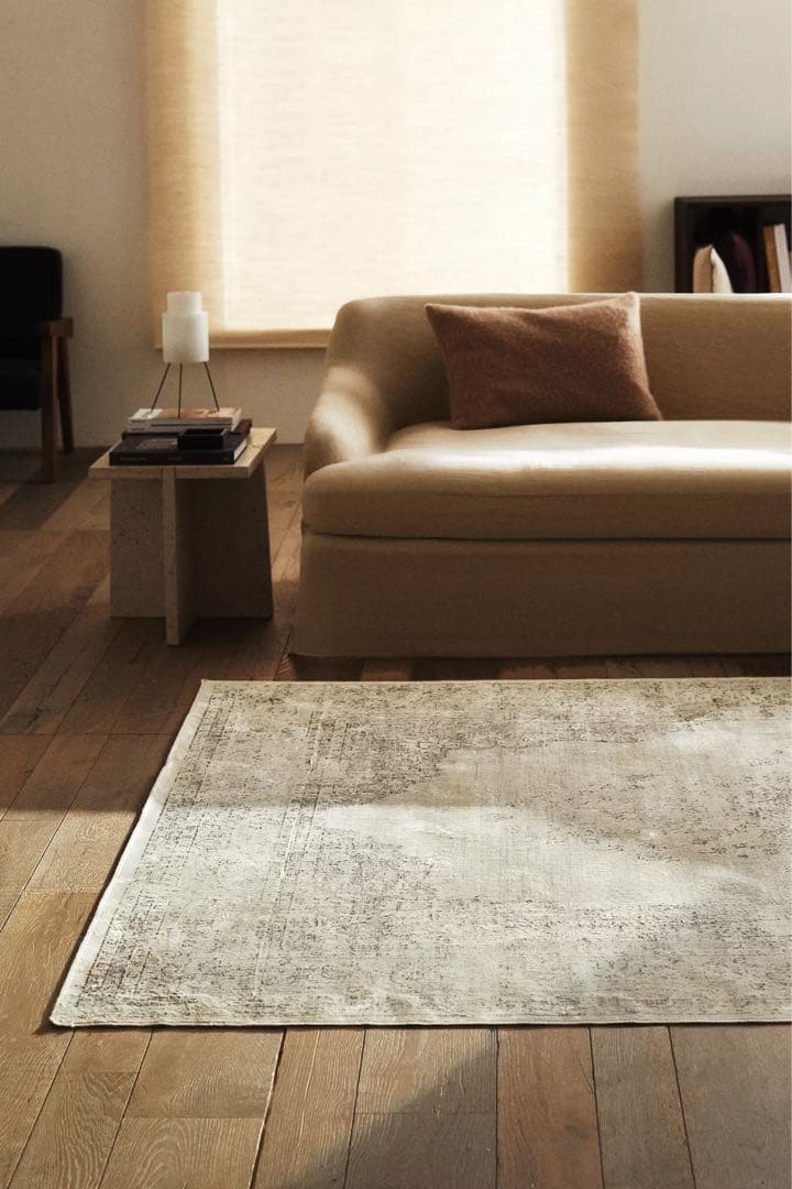 ZARA  ヴィンテージ風クリーム色ラグ 160×230