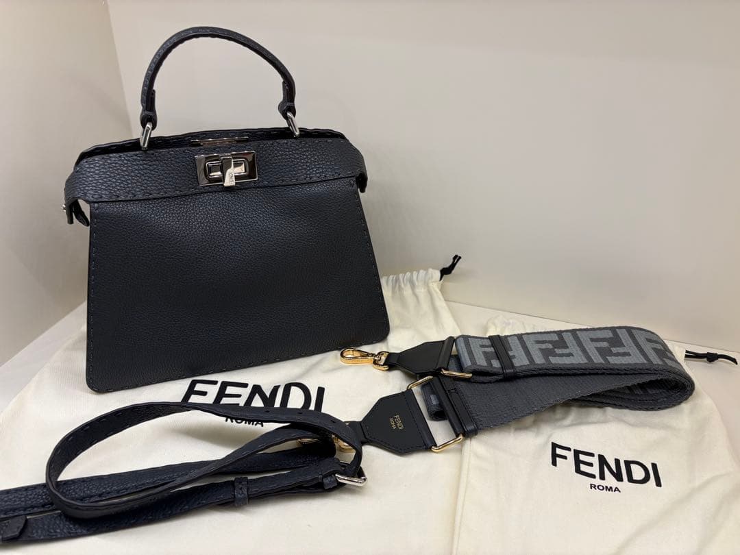 ⭐︎極美品⭐︎FENDI ピーカブー