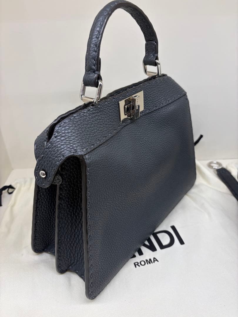 ⭐︎極美品⭐︎FENDI ピーカブー