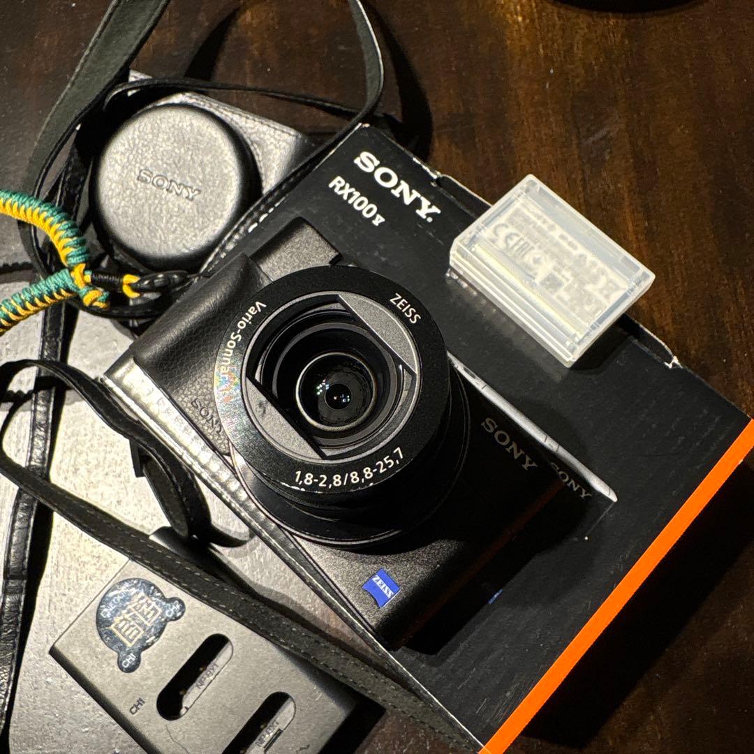 Sony RX100m5a コンパクトデジタルカメラ　おまけ多数！レザーケース付