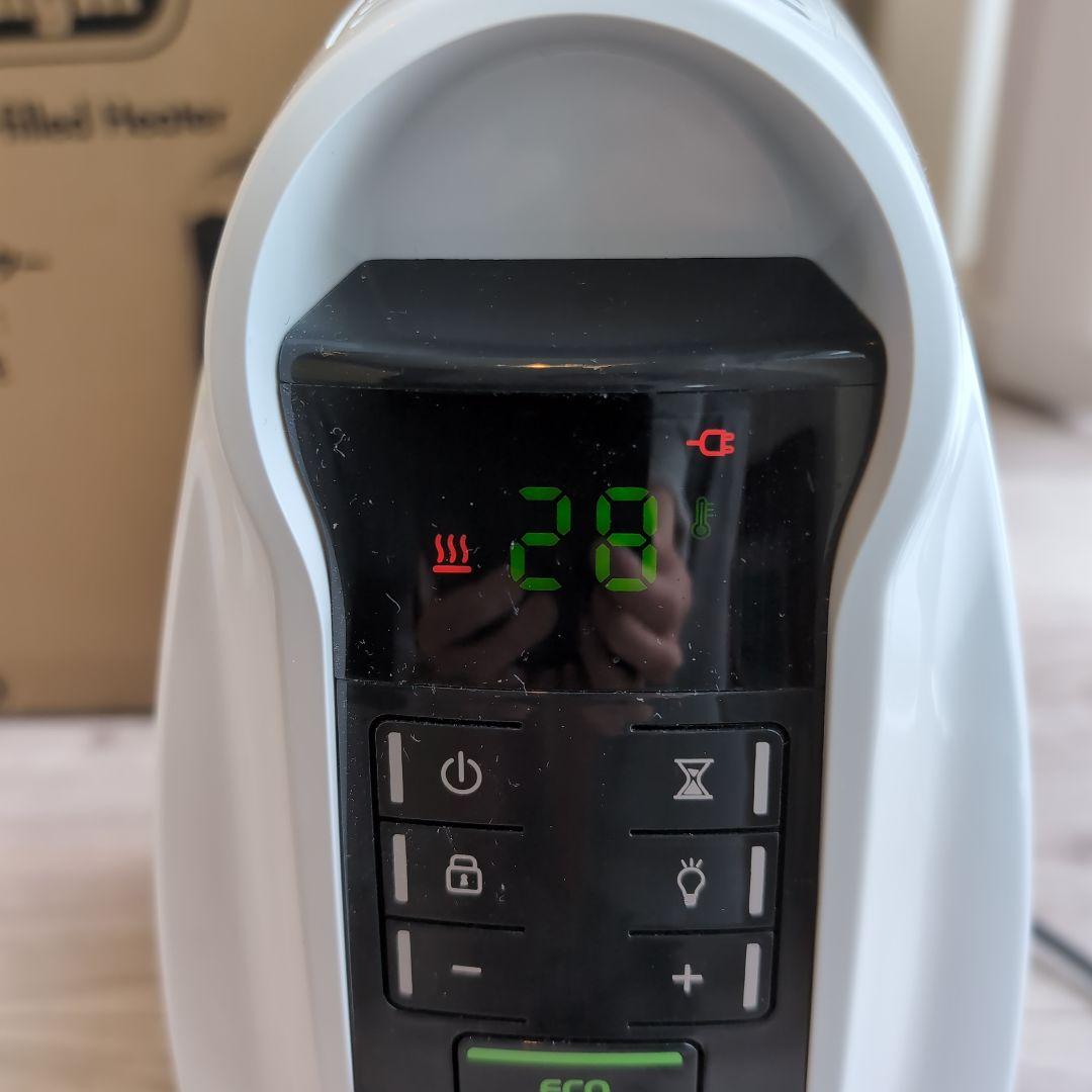 デロンギ　オイルヒーター NJ0505E　ホワイト　3畳まで