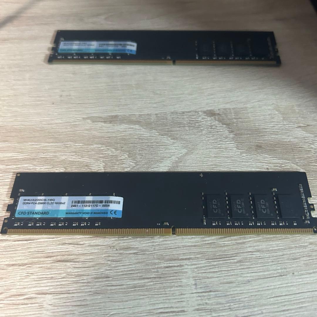 【訳あり】CFD W4U3200CS-16G DDR4 計32GB