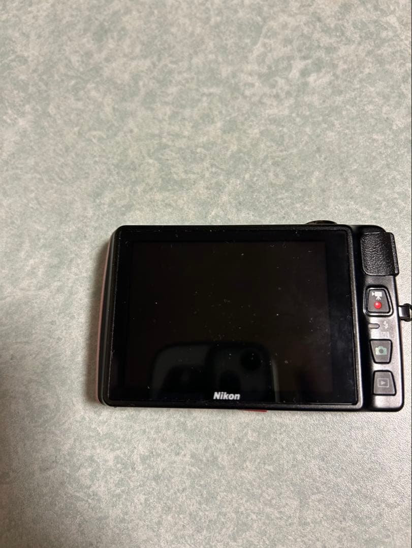 美品　コンパクトデジタルカメラ　ニコン　Coolpix S4300 専用ケース付