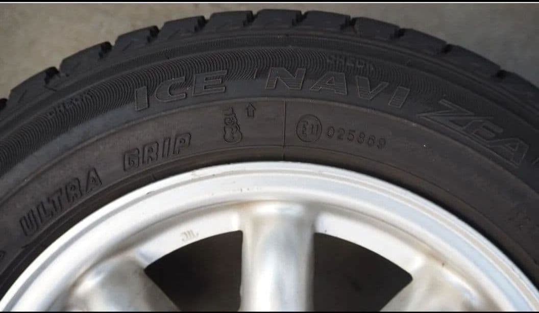 ローバーミニ用スタットドレスタイヤ4本セット