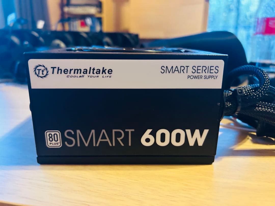 電源ユニット THERMAITAKE SMART600w