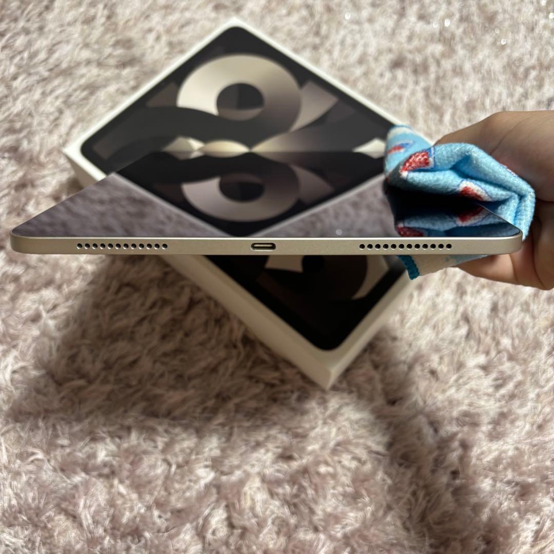 【ほぼ未使用】iPad Air5 64GB WiFiモデル スターライト