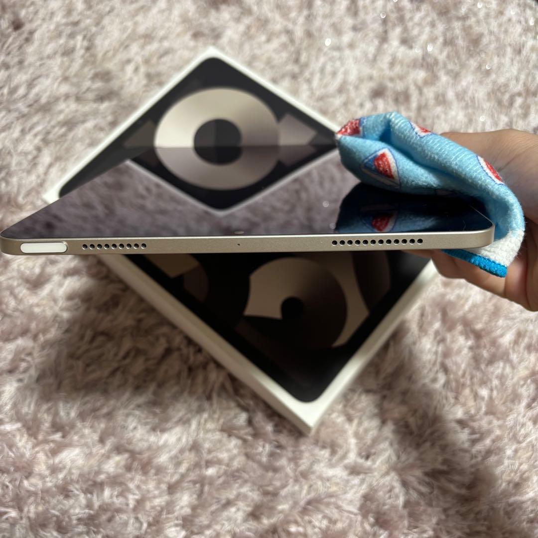 【ほぼ未使用】iPad Air5 64GB WiFiモデル スターライト