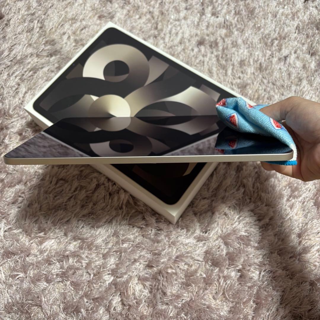 【ほぼ未使用】iPad Air5 64GB WiFiモデル スターライト