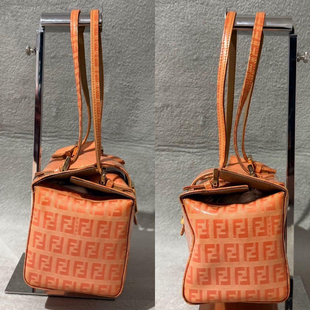 バッグ FENDI Patent Leather FF Zucca Hand Bag