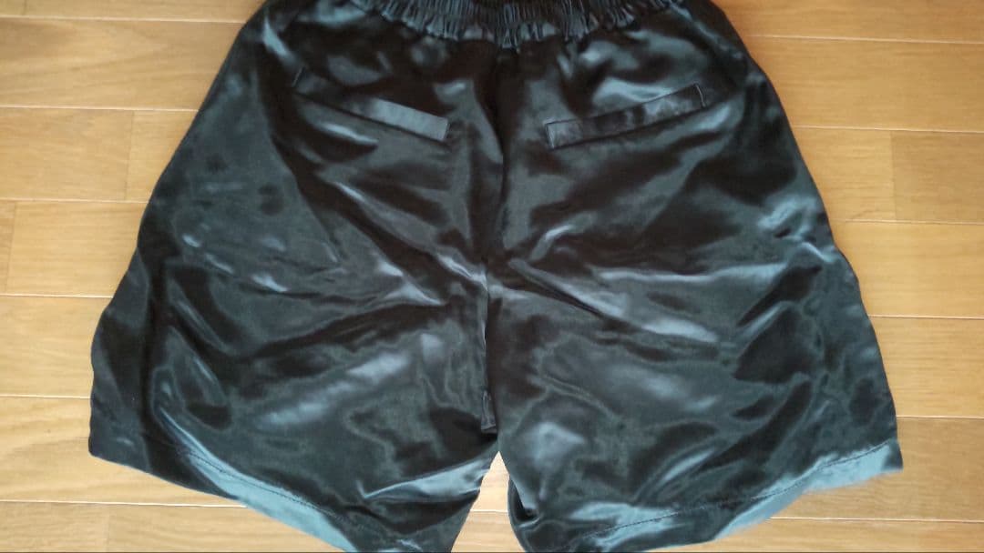 【新品・未使用】Acne Studios 黒 サテン ショートパンツ