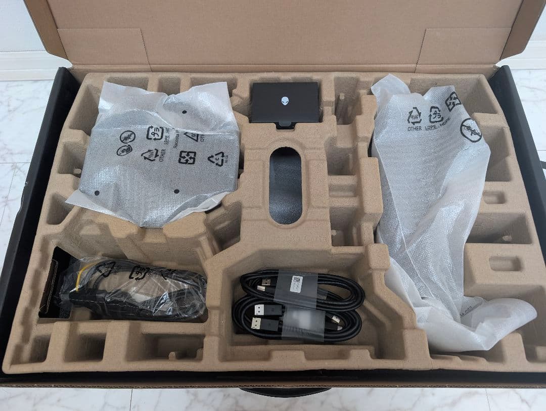 Dell AW2724HF 27インチ Alienware ゲーミングモニター