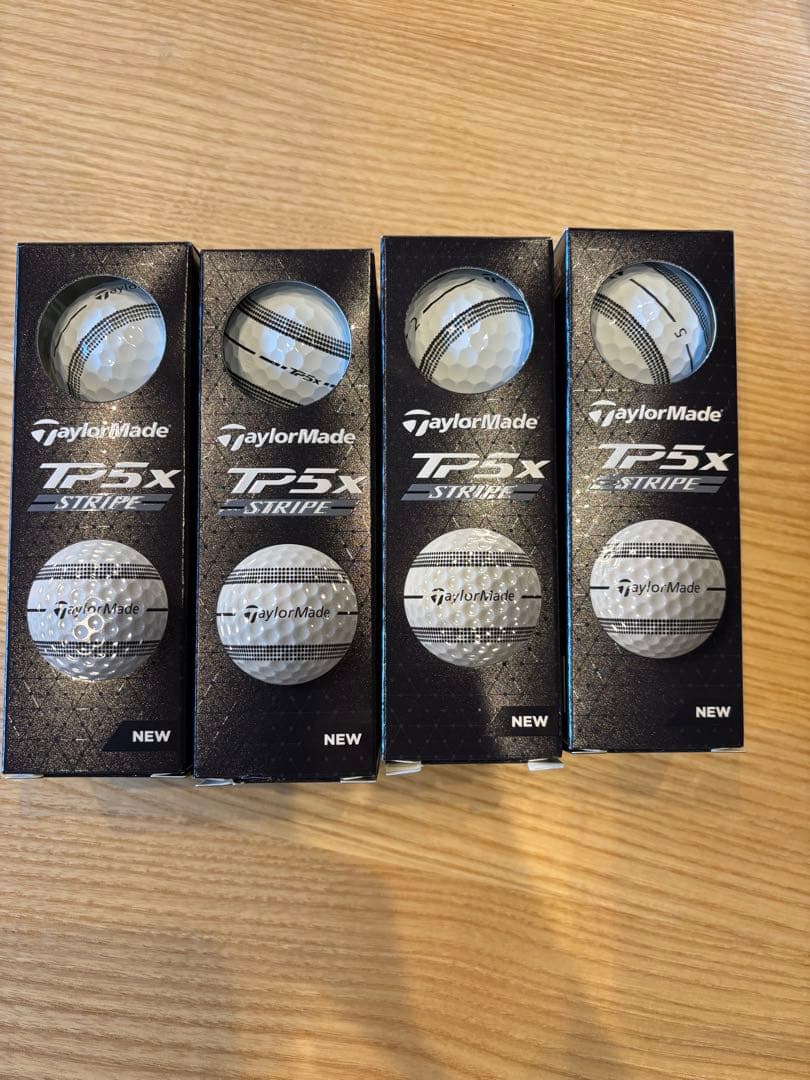 123698745TaylorMade TP5X STRIPE ボール