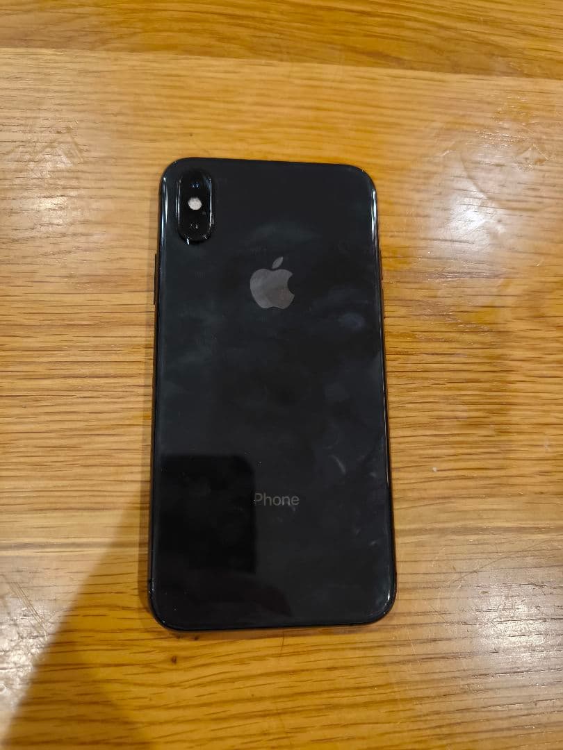 L*y様 Apple iPhone Xs 64GB ブラック　中古　ジャンク