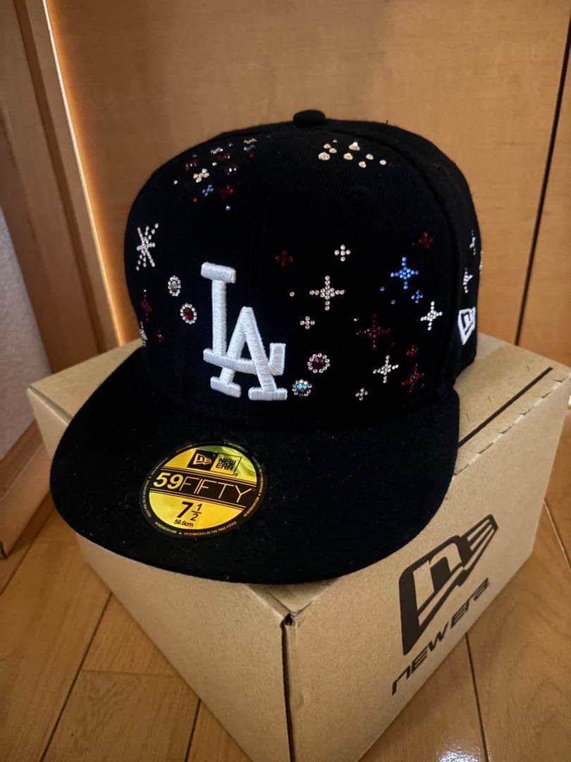 在庫処分New Era 59FIFTY ブラック 71/2スワロフスキー