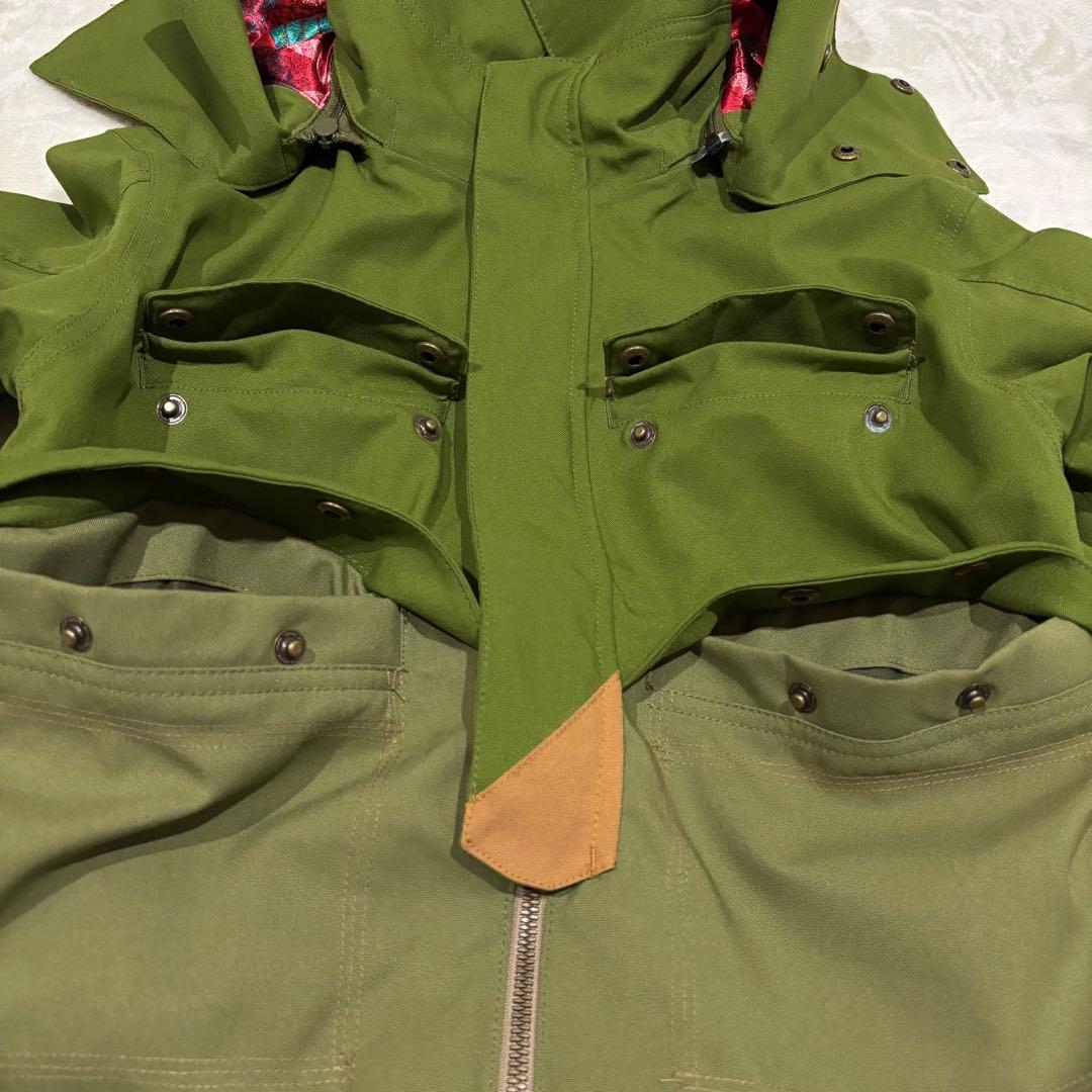 BURTONスノージャケットS カーキ DRYRIDE 防水スノボウェアバートン