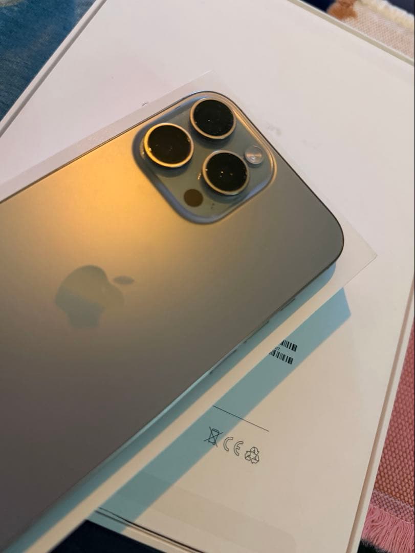 ★iPhone16ProMax★256GB★使用1年未満★ナチュラルチタンニウム