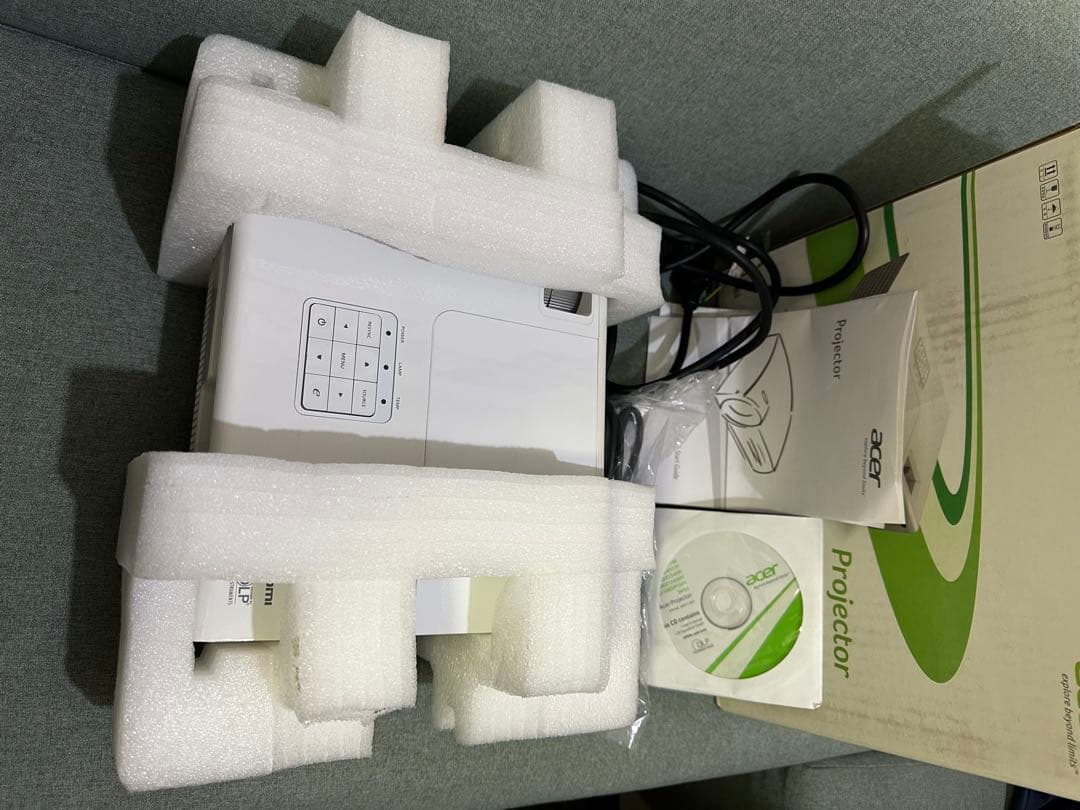 Acer H6510BD プロジェクター