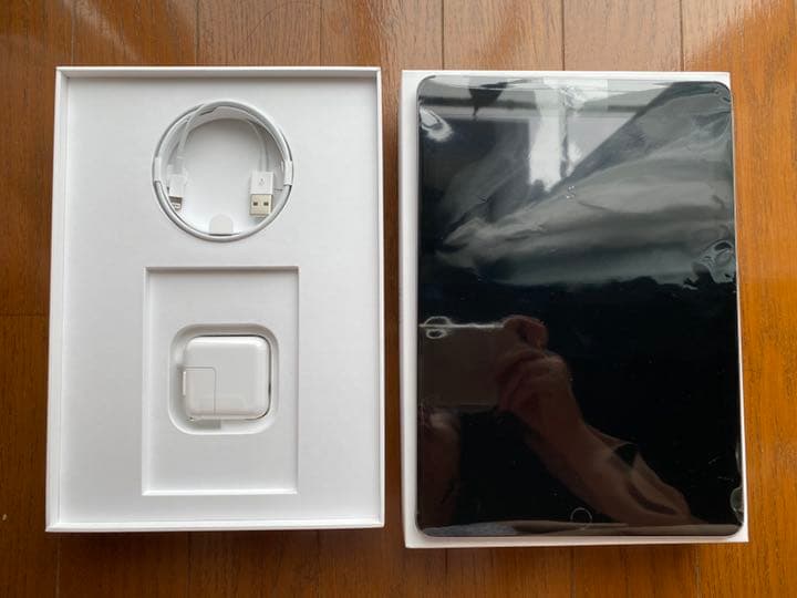 iPad 32GB 9.7インチ Wi-Fi+Cellular 第6世代