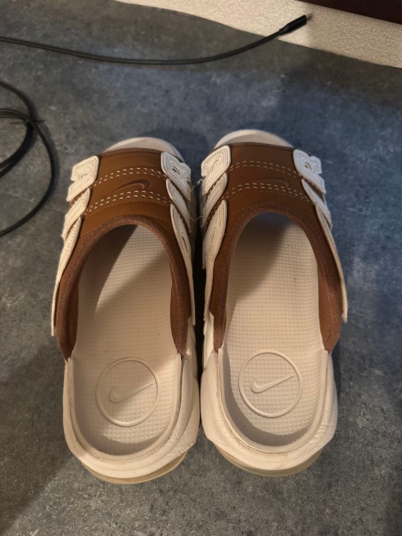 即購入可　Nike エア モア アップテンポ スライド ブラウン サンダル