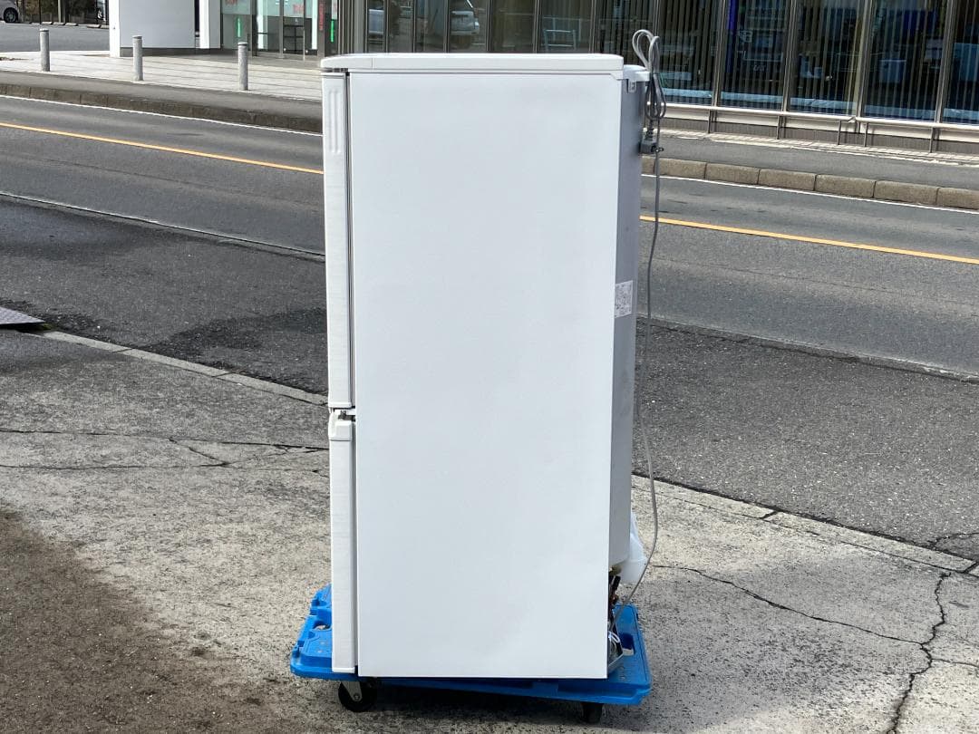 愛知岐阜/送料込★美品★シャープ 137L冷蔵庫　SJ-D14E-W　2019年