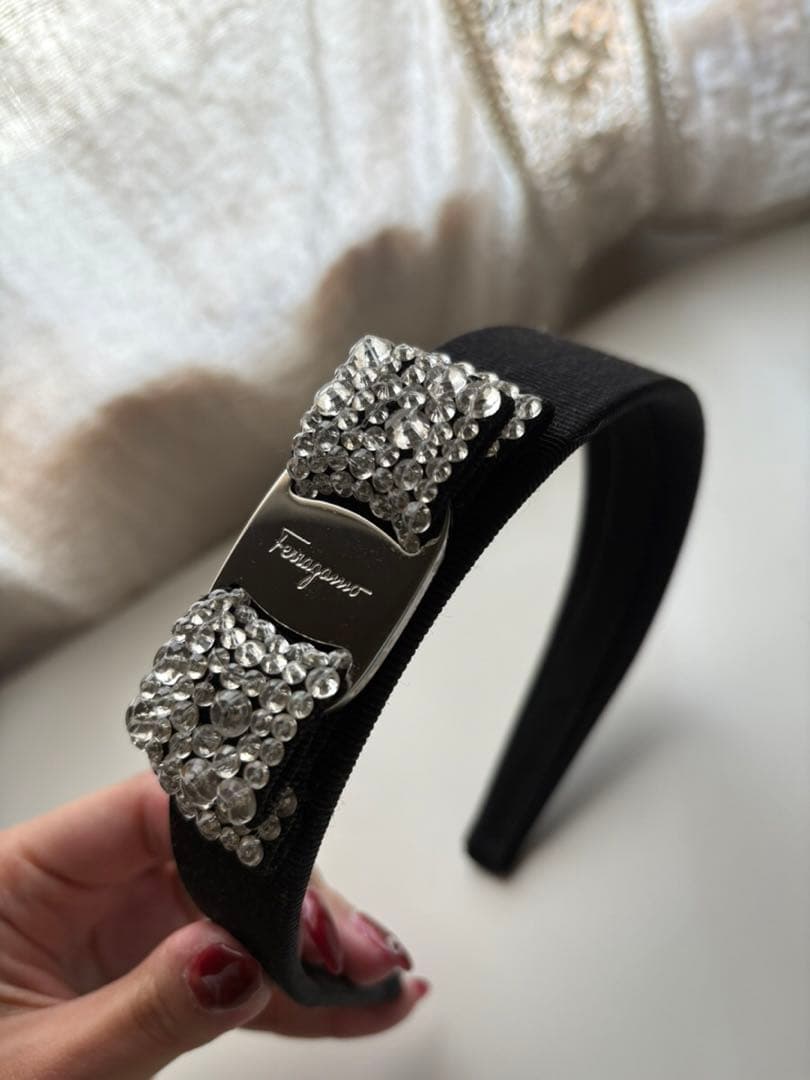 フェラガモ ビジュー　カチューシャ