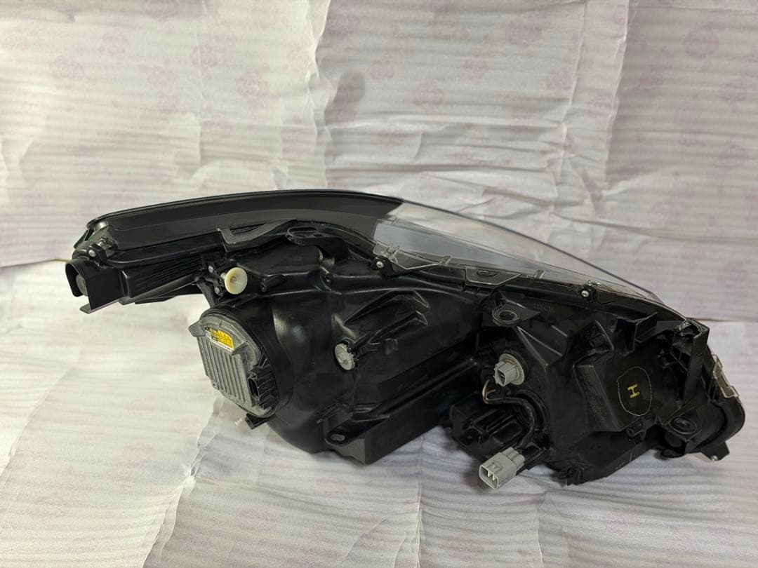 ゆ*う様 トヨタクラウン　左LED ヘッドライト クリアレンズ