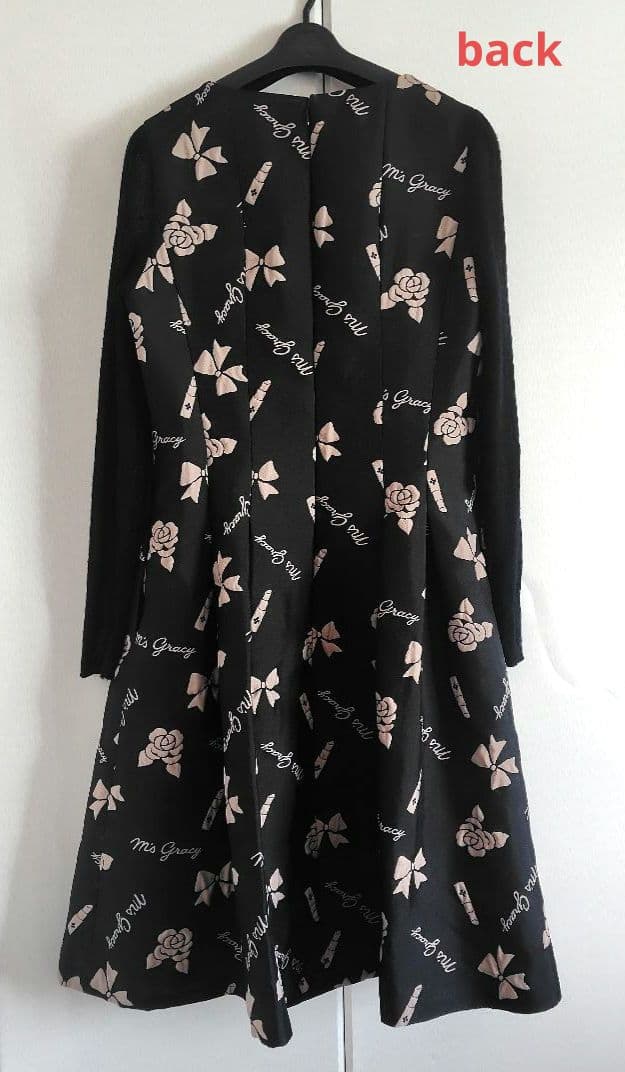 エムズグレイシー 花柄、リボン、リップ、ロゴ入り長袖ワンピース 40