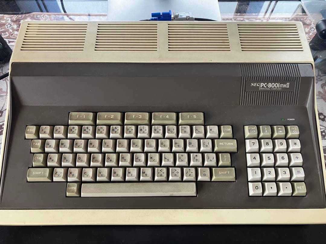 PC8001mk2本体+モニタ DELL P2314Ht+変換ケーブル