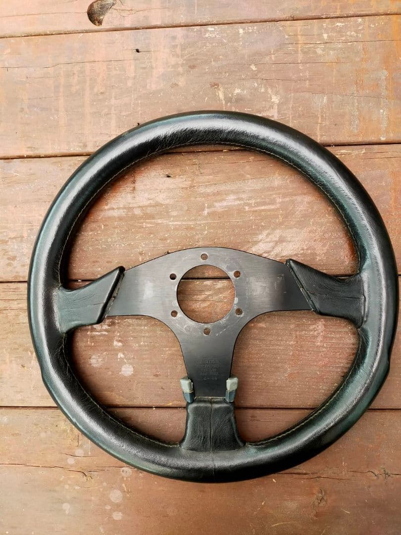 MOMO 3スポーク ステアリング ブラック