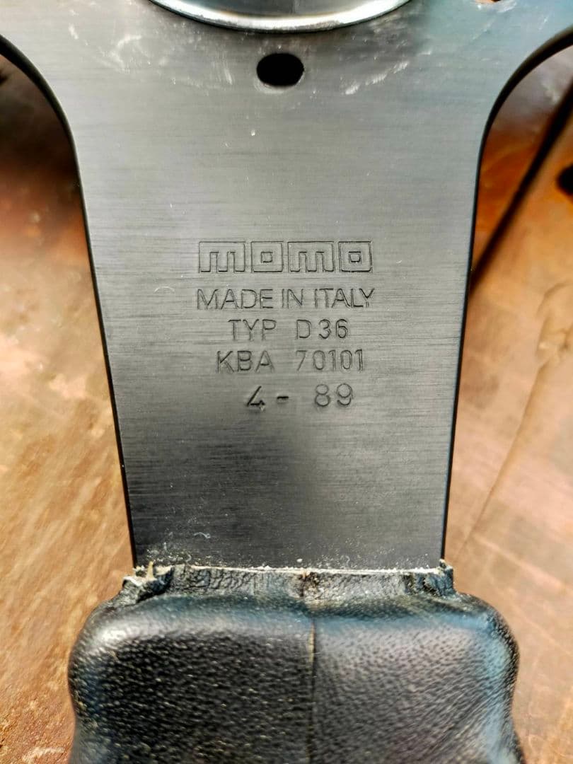 MOMO 3スポーク ステアリング ブラック