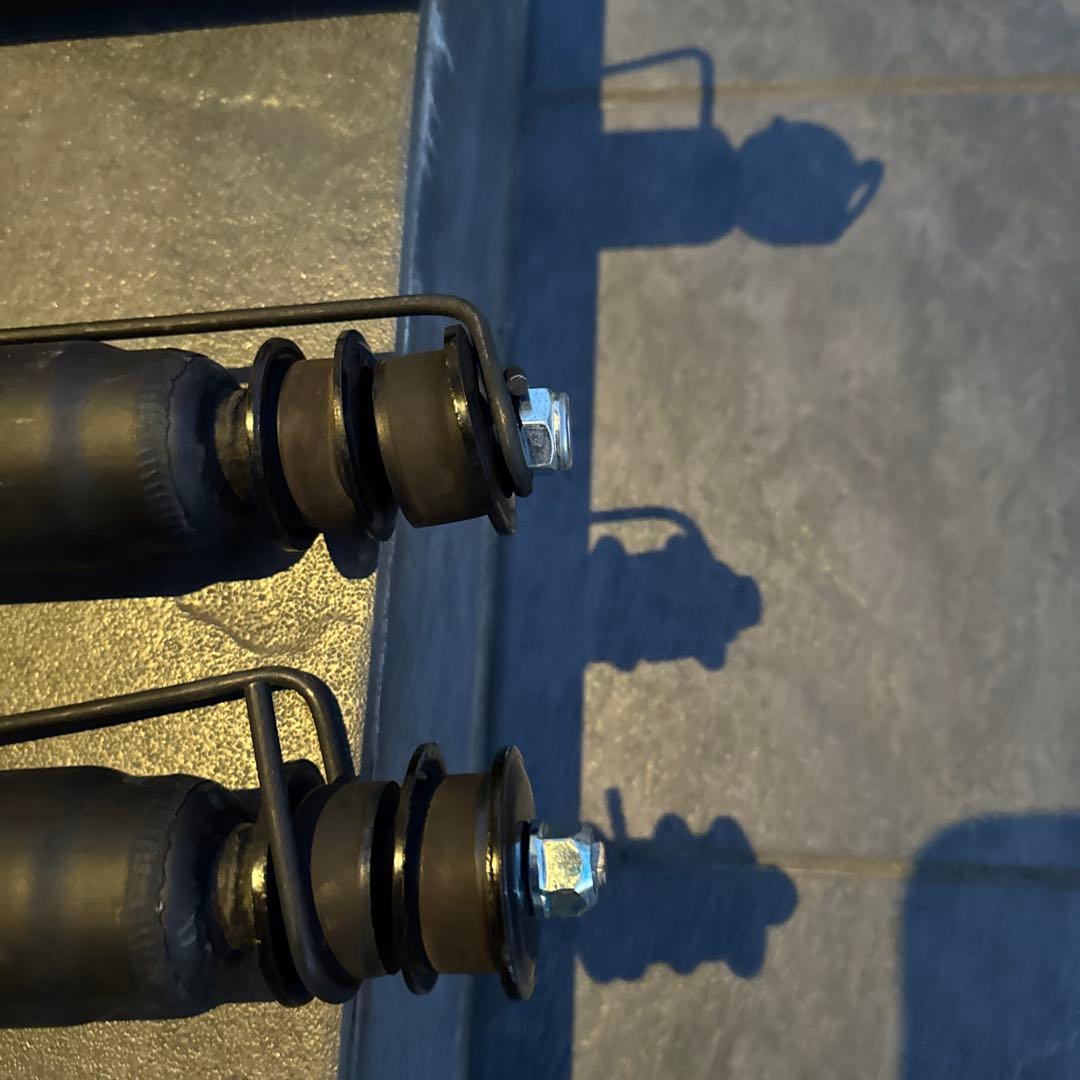 う*け様 再再販ランドクルーザー70 純正ショック 前後4本