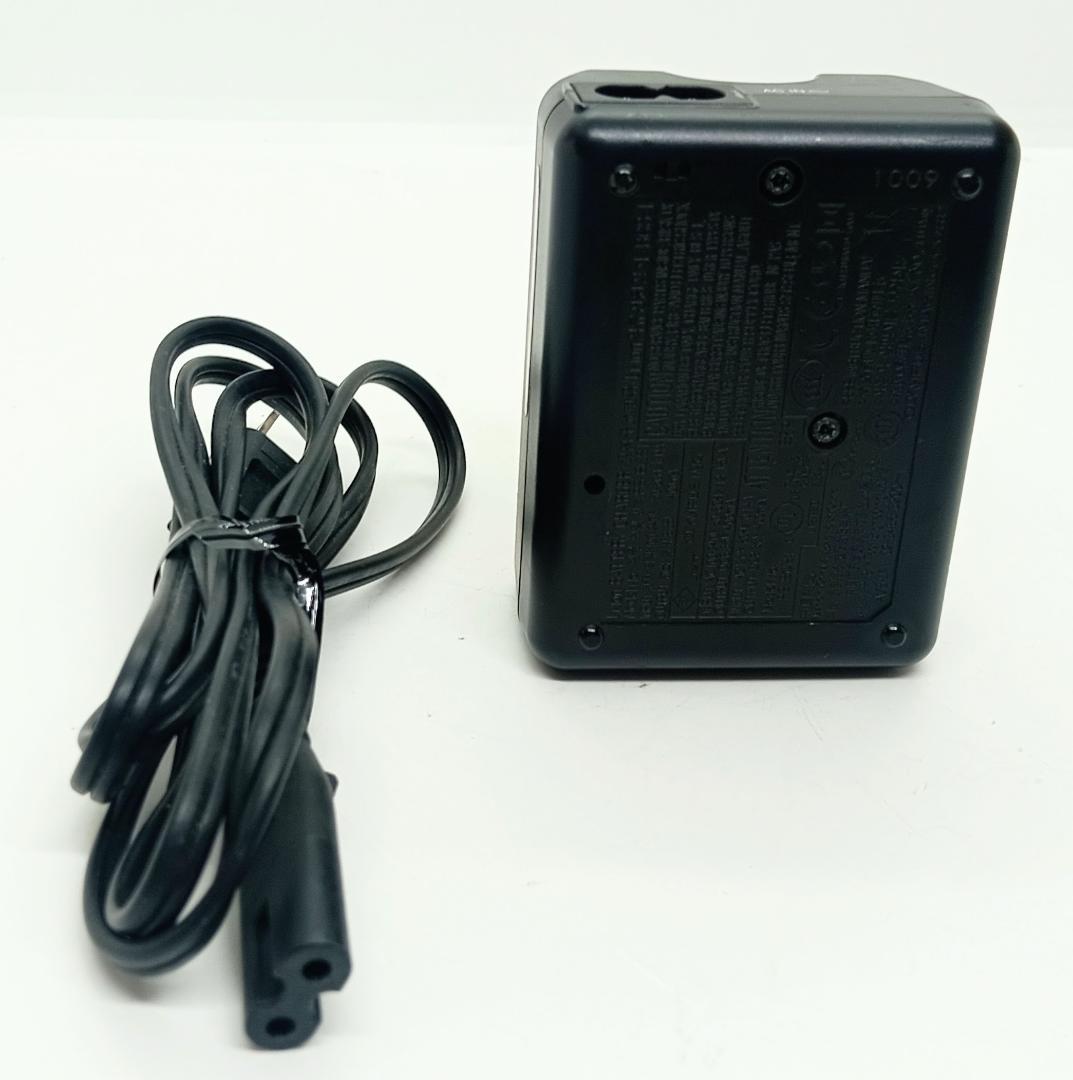 OLYMPUS OM-D E-M10 MarkIII ミラーレスカメ SD付き