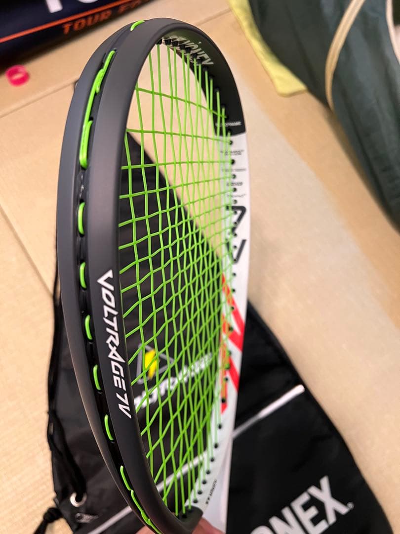 YONEX ヨネックスVOLTRAGE ボルトレイジ 7V