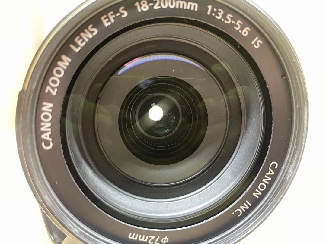 Canon EF-S 18-200mm レンズ