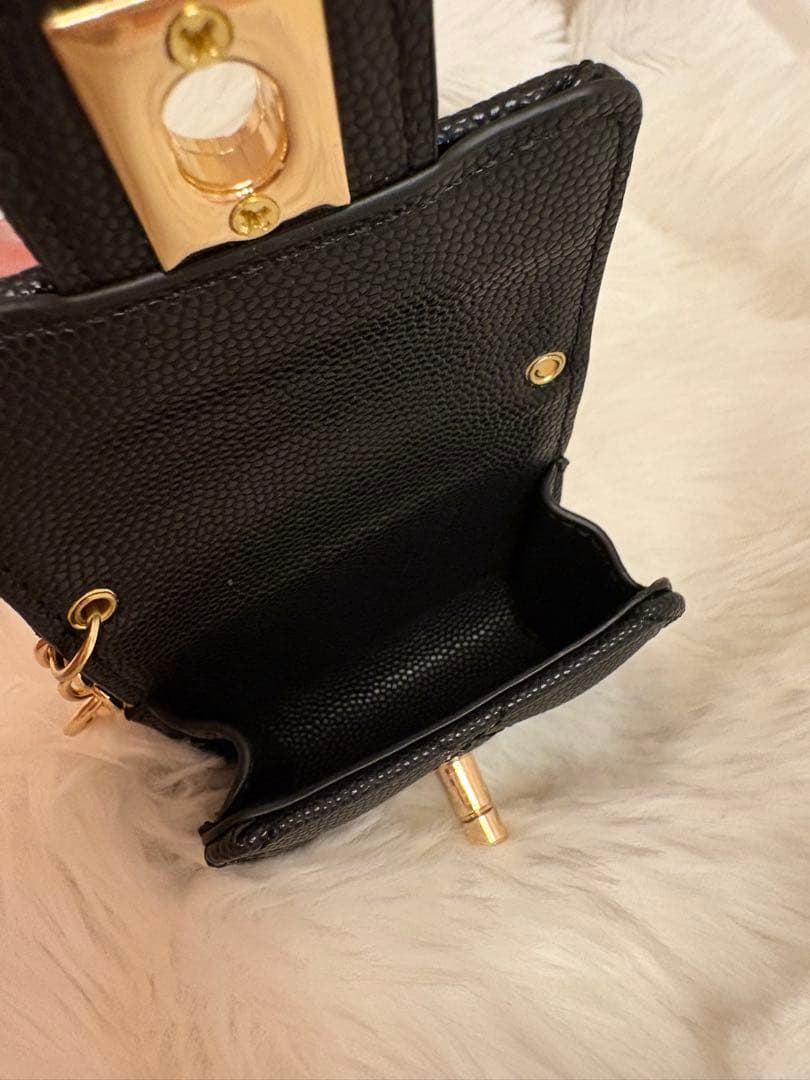 CHANEL AirPods ケース