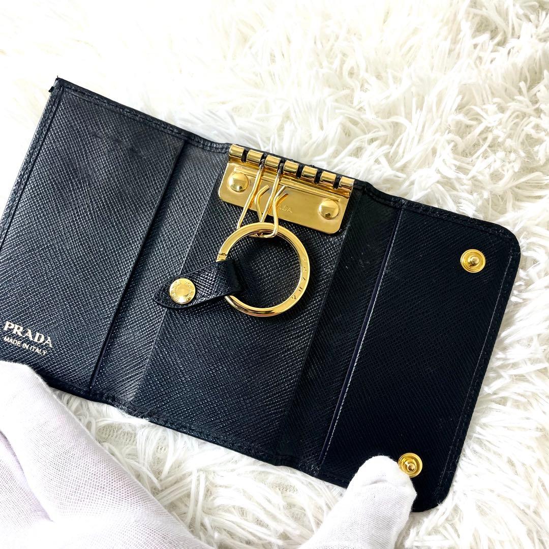 プラダ　PRADA キーケース　ゴールド　サフィアーノ　レザー　ブラック　黒