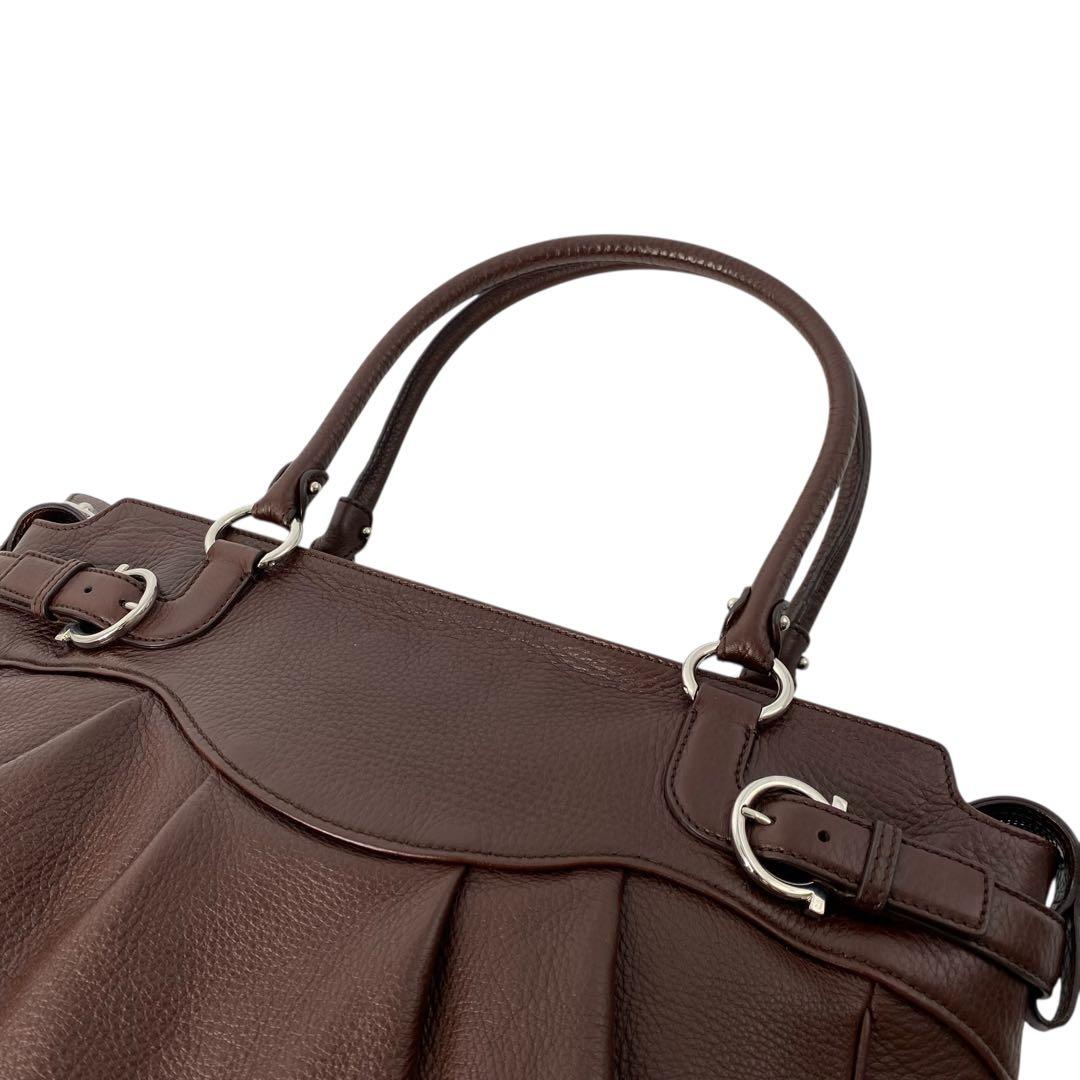 バッグ Ferragamo Gancini leather handbag