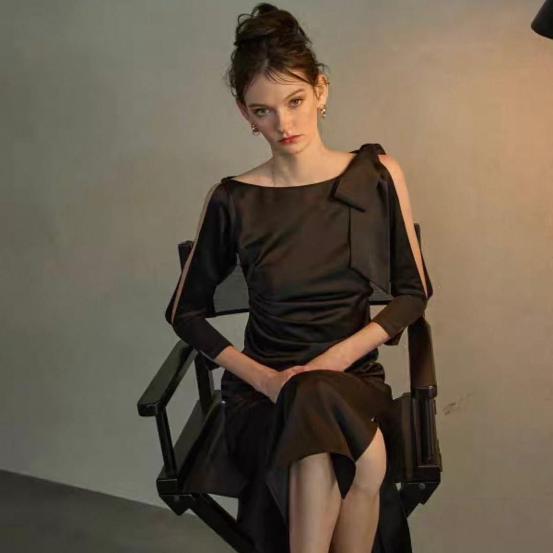 ERADIE ショルダーリボンサテンドレープワンピース