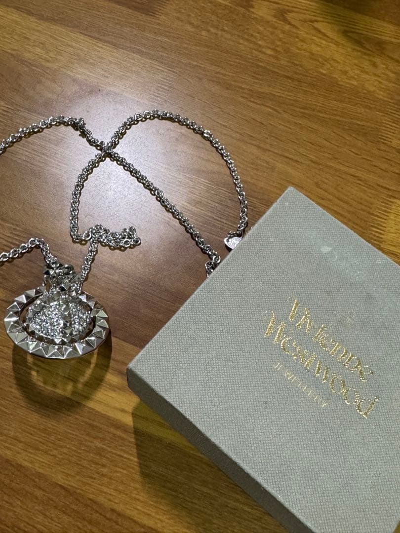 Vivienne Westwood オーブ　スタッズペンダントネックレス
