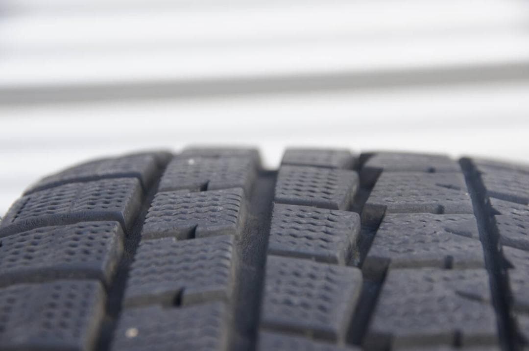 30系 プリウス用スタッドレス付アルミ 15インチ 4本 トヨタ流用にも