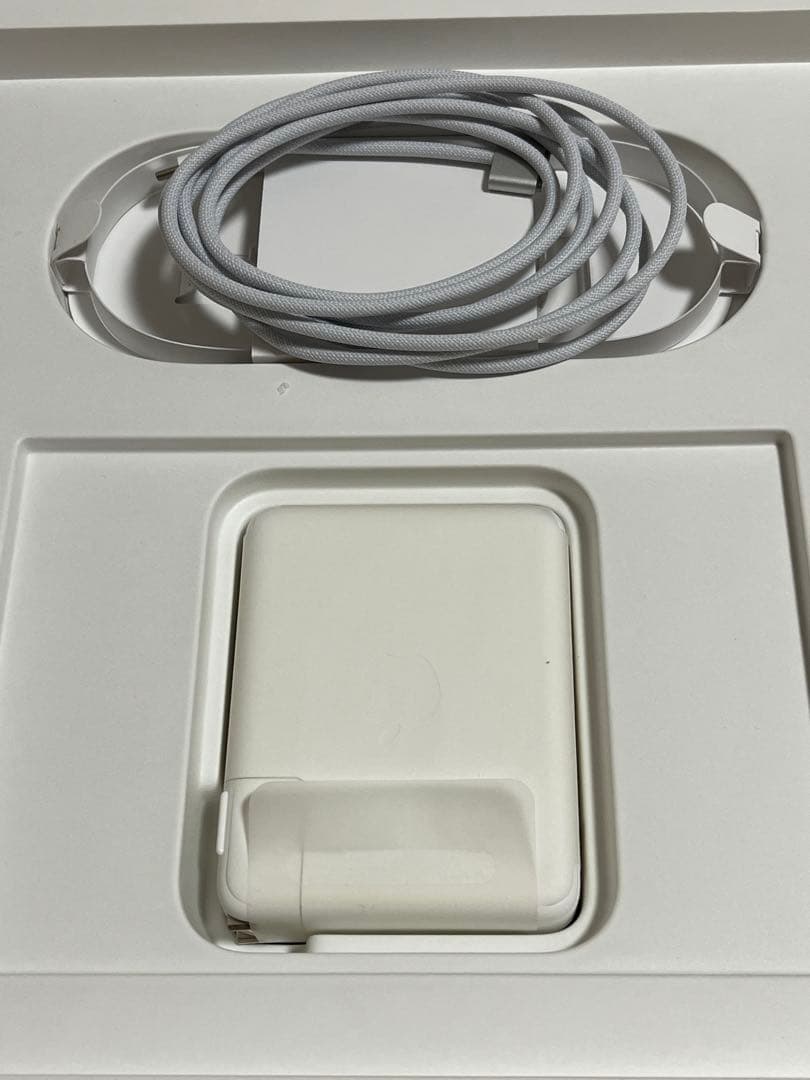 新品同様 MacBook Pro M2 Pro 16.2 16GB/512GB