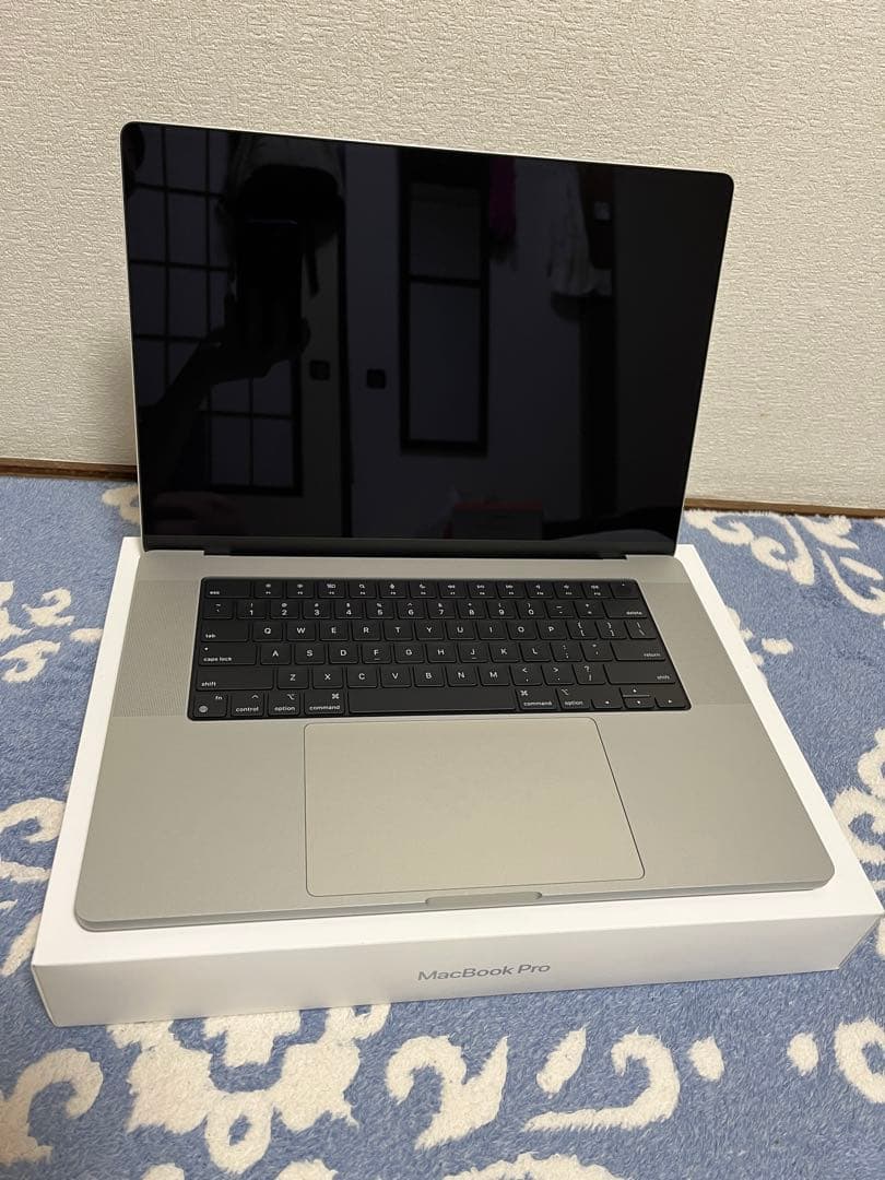 新品同様 MacBook Pro M2 Pro 16.2 16GB/512GB