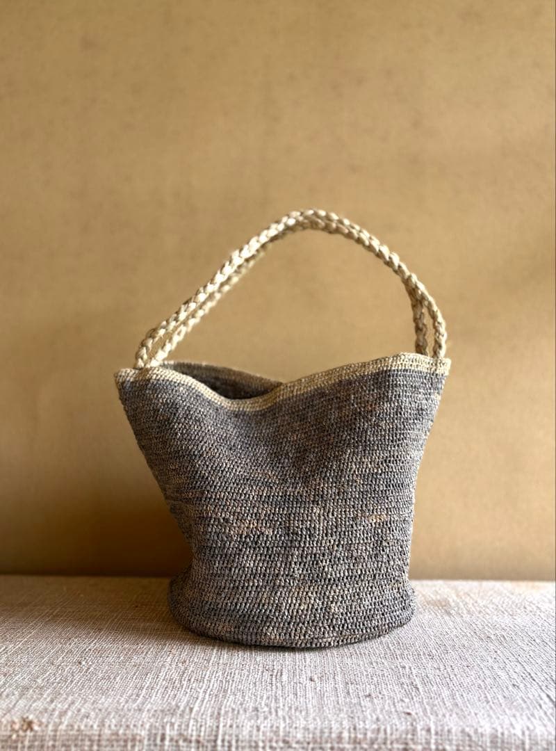 made in mada 【24SS】MOUMOUNEバイカラー ラフィアバッグ