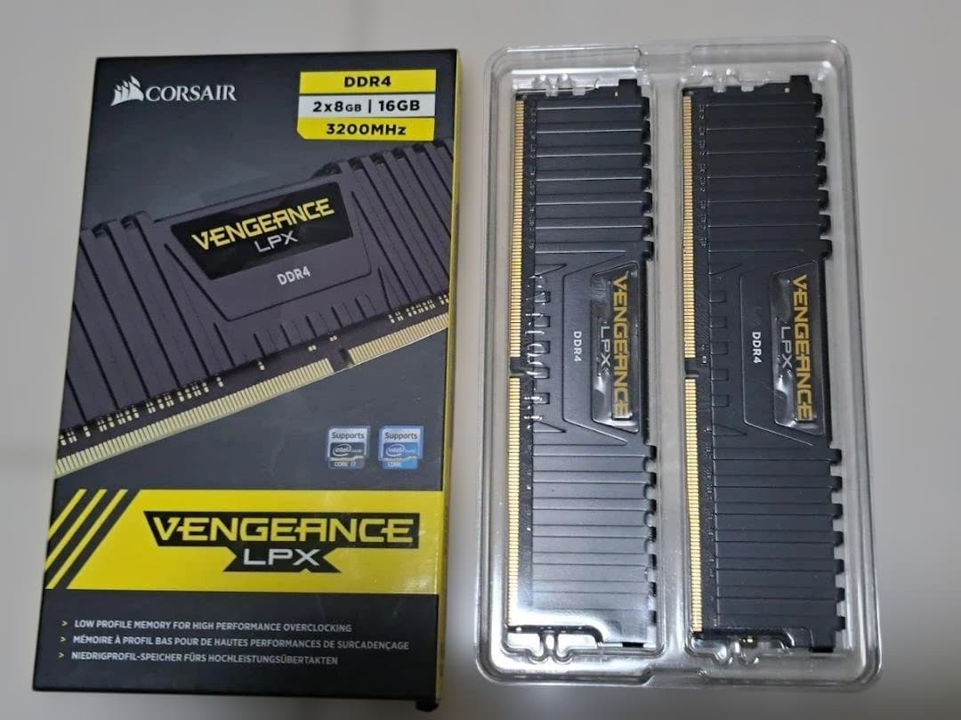 CORSAIR DDR4-3200MHz 16GB (8GB×2枚キット)