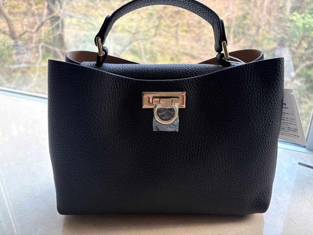 ヘイニ　マロエ　ブラック　ショルダー付き　HAYNI Marollet 本革