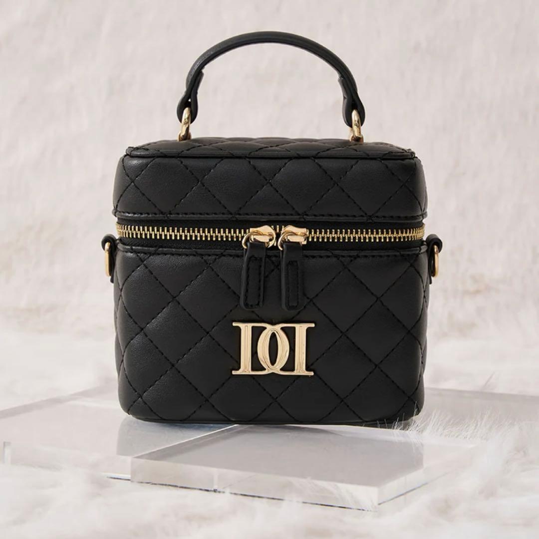 【即日発送】ダーリッチ　ゴールドパーツ　キルティングスクエアミニバッグ BLK