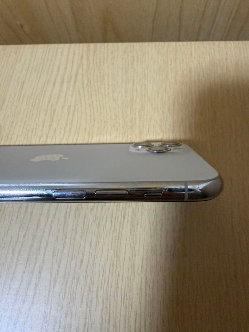 iPhone11pro 64GB バッテリー最大容量82%、SIMフリー